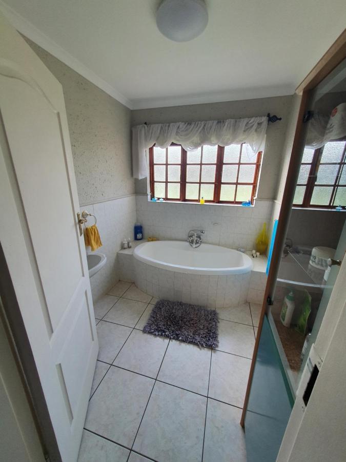Life Tours & Accommodation Boksburg Kültér fotó
